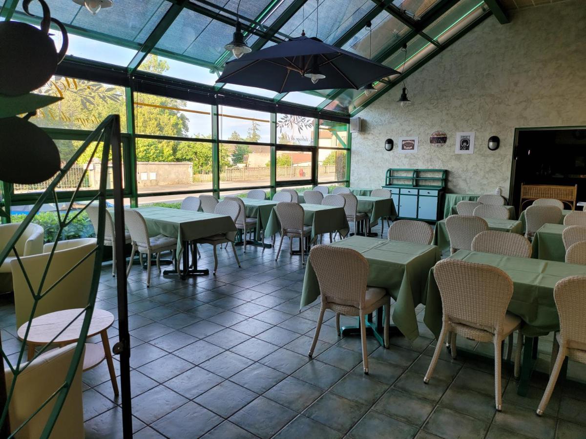 L'Auberge De L'Olive Dompierre-sur-Besbre Exterior photo