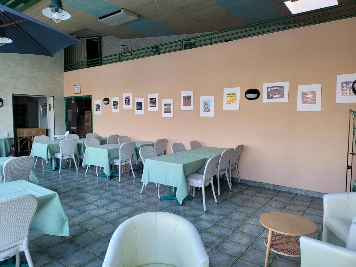 L'Auberge De L'Olive Dompierre-sur-Besbre Exterior photo