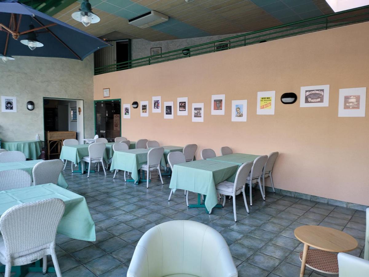 L'Auberge De L'Olive Dompierre-sur-Besbre Exterior photo