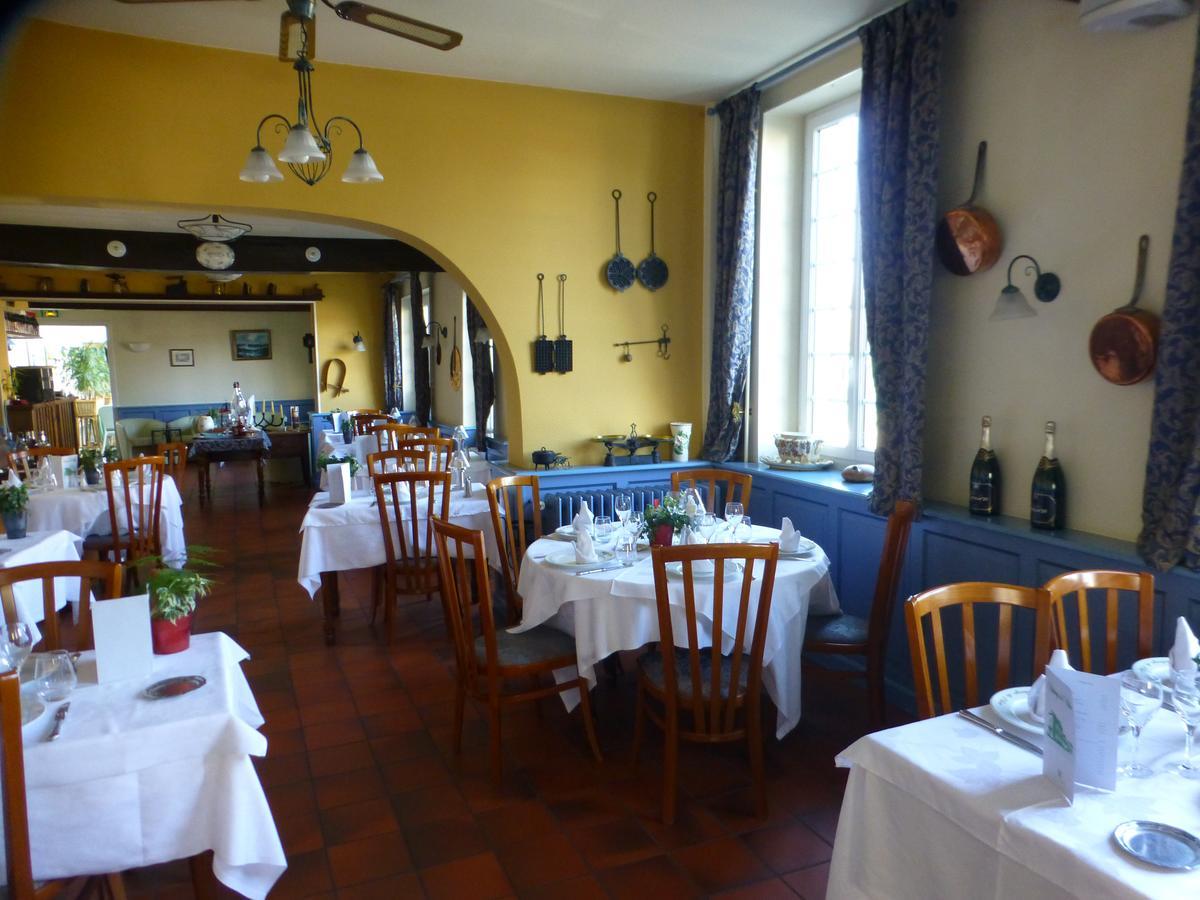 L'Auberge De L'Olive Dompierre-sur-Besbre Exterior photo